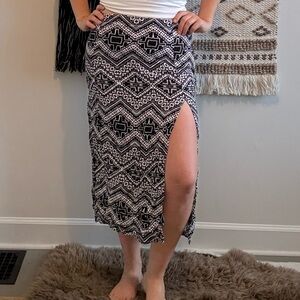 Midi skirt with slit